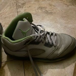 Jordan 5 greenbeans cresed a little